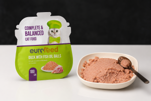 COMPLETE & BALANCED CAT FOOD